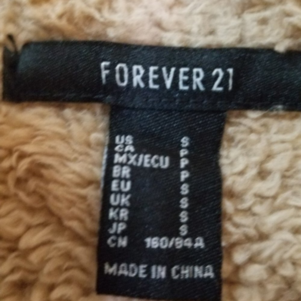 Forever 21 Cropped Faux Fur Long Sleeve Sweater With 3/4 Zip And Elastic Pull - Picture 8 of 9